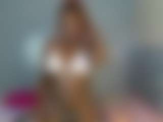Live cam show with LunaDarlin - Spanking on liverealitysex.com