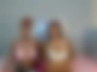 Live cam show with LunaDarlin - Tease on Gym Cam Girls