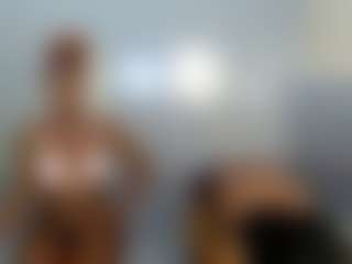 Live cam show with LunaDarlin - Strip on luckytryst.com