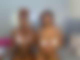 Live cam show with LunaDarlin - Striptease on luckytryst.com