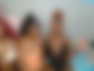 Live cam show with LunaDarlin - Flashing on Dare Cams