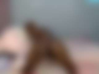 Live cam show with LunaDarlin - Deepthroat on Dare Cams
