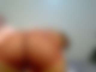 Live cam show with LunaDarlin - Cock Rating on intimatelivegirls.com