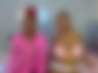Live-Cam-Show mit LunaDarlin - Spanking auf Camsoda