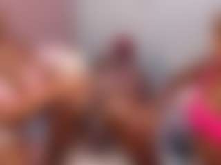 Live cam show with LunaDarlin - Skinny on nudelive.tv