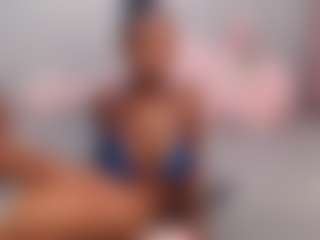 Live cam show with LunaDarlin - Strip on crypto-cams