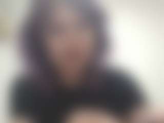 Live cam show with JuliZitzmann - New Teen (18+) on livesuperchat.net