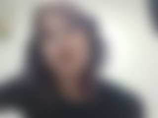 JuliZitzmann MILF webcam performer live streaming