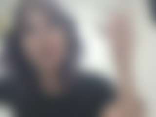 JuliZitzmann MILF webcam performer live streaming