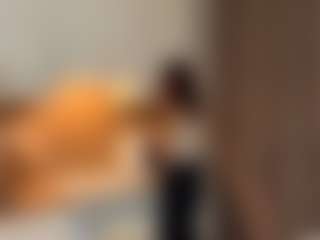 LoraKatona's Live Sex Cam Show