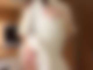 LoraKatona's Live Sex Cam Show