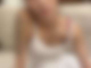 Live cam show with LoraKatona - Public on CamClone