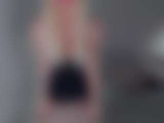 MadameMila MILF webcam performer live streaming