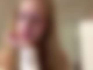 Live cam show with MelaniLancon - Anal on Gym Cam Girls