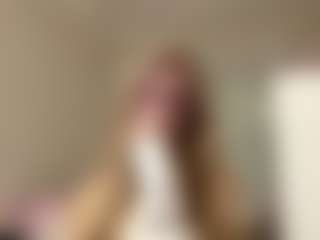 Spettacolo in cam dal vivo con MelaniLancon - Lush Teen (18+) su Camsoda