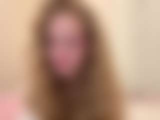 Live cam show with MelaniLancon - Lush Blonde Hair on Camsoda