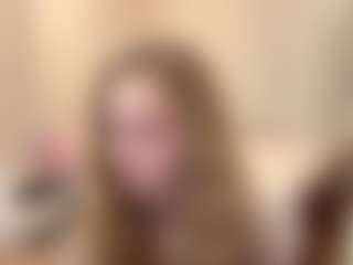 Live cam show with MelaniLancon - Lush Blonde Hair on Camsoda
