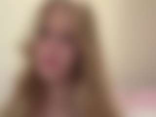 Live cam show with MelaniLancon - Flashing on Camsoda