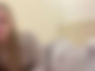 Live cam show with MelaniLancon - Blonde Hair College on AdultVida.com