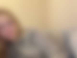 Live cam show with MelaniLancon - Thin on TottyGirls