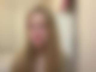Live cam show with MelaniLancon - Double Penetration on SquirtSoMuch