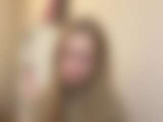 Live cam show with MelaniLancon - Blonde Hair on Sweet Sext
