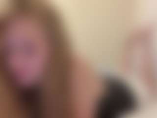 Live cam show with MelaniLancon - Athletic on 1on1-livenow