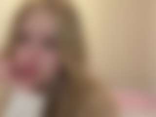 Live cam show with MelaniLancon - Flashing on Camsoda