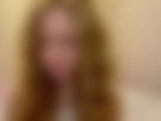 Live cam show with MelaniLancon - Pornstar Skinny on CamwithHer