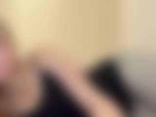 Live cam show with MelaniLancon - Athletic College on Dolls Live