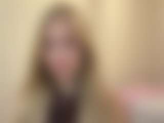 Live cam show with MelaniLancon - Athletic Small Tits on Mixed Magazine Live