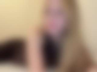 Live cam show with MelaniLancon - Handjob on Camsoda