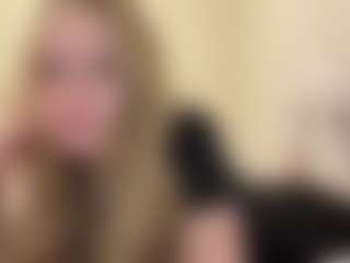 Live cam show with MelaniLancon - Blonde Hair on CamwithHer