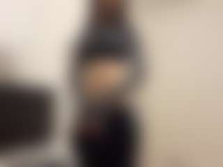 Live cam show with PreciousHoyman - Natural on AdultVida.com