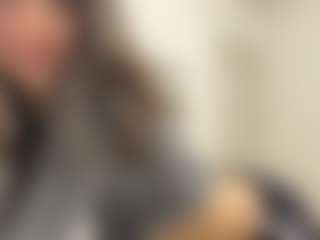 Live cam show with PreciousHoyman - Bedroom on TeamSkeetLive