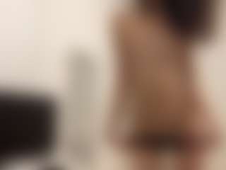 Live cam show with PreciousHoyman - Teen (18+) on Camsoda