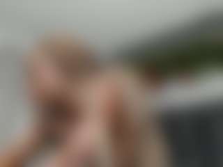 Live cam show with Sara-Naugty - Bath on CamSodaAdn