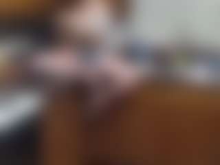 aprillarry MILF webcam performer live streaming