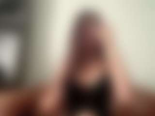 EleanorRathbum's Live Sex Cam Show