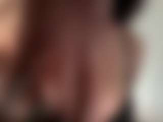 EleanorRathbum's Live Sex Cam Show