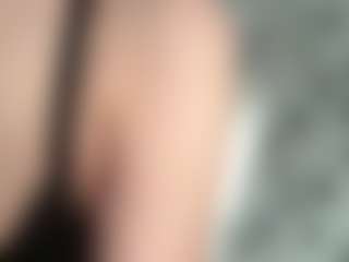 Live cam show with EleanorRathbum - Kisses on Strip Flash - Live Sex Shows