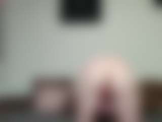 kyylierosse MILF webcam performer live streaming