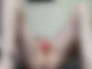Live cam show with kyylierosse - Anal MILF on Camsoda