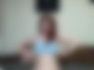 kyylierosse MILF webcam performer live streaming