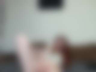 kyylierosse MILF webcam performer live streaming