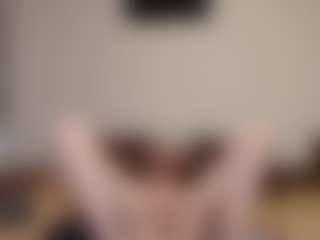 Live cam show with kyylierosse - Skinny MILF on fapnchat