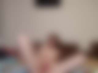 Live cam show with kyylierosse - Moaning on MyBangCams