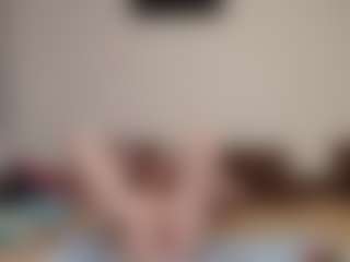 Live cam show with kyylierosse - Body Massage on live18s.com