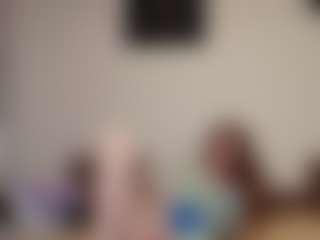 Live cam show with kyylierosse - Moaning on Camsoda