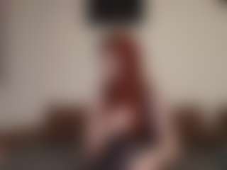 Live cam show with kyylierosse - Oil on CSO-WL